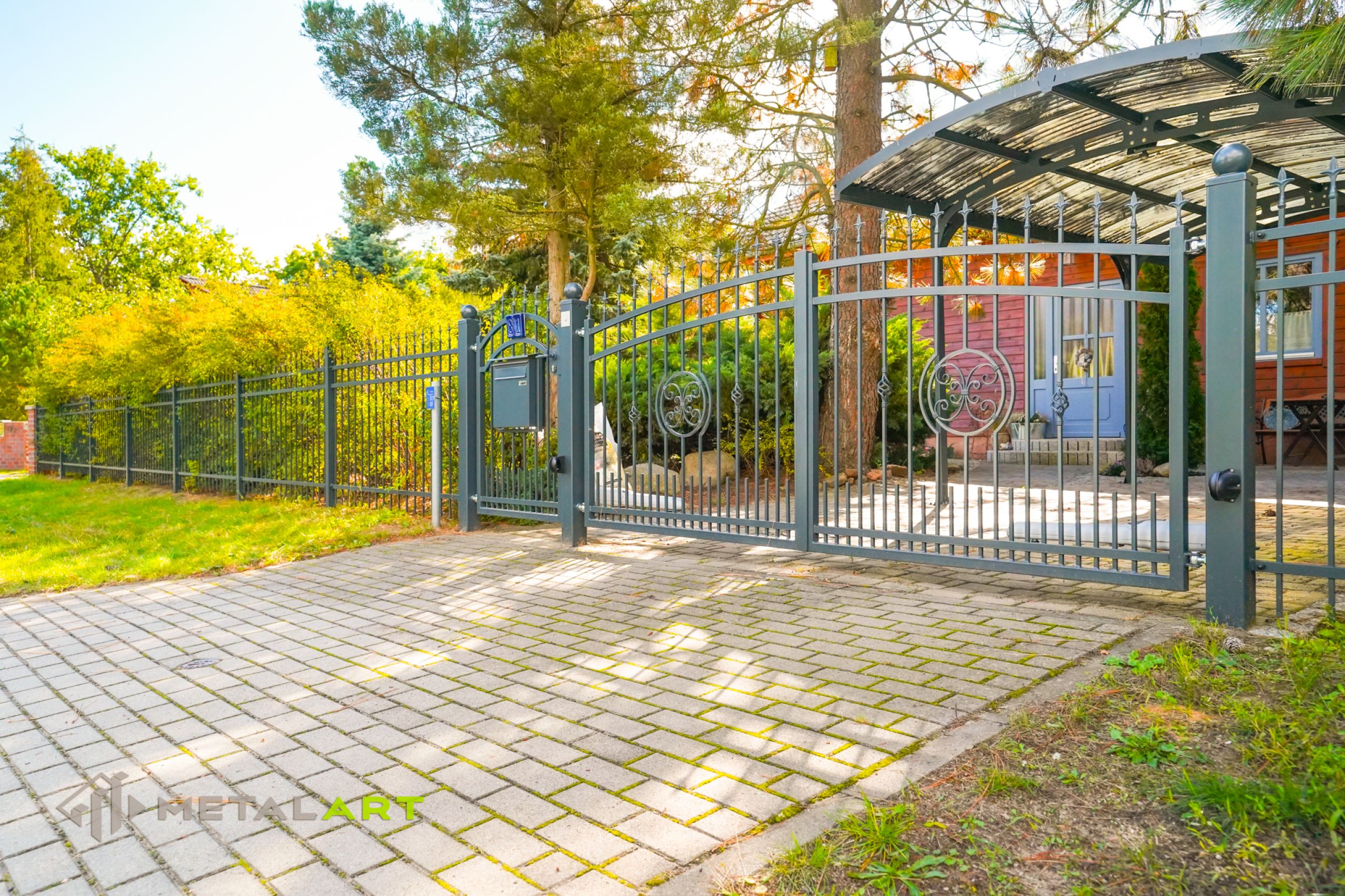 Zaunprojekt, Schmiedezaun, klassische Zäune, Gartenzaun, Gartenzäune