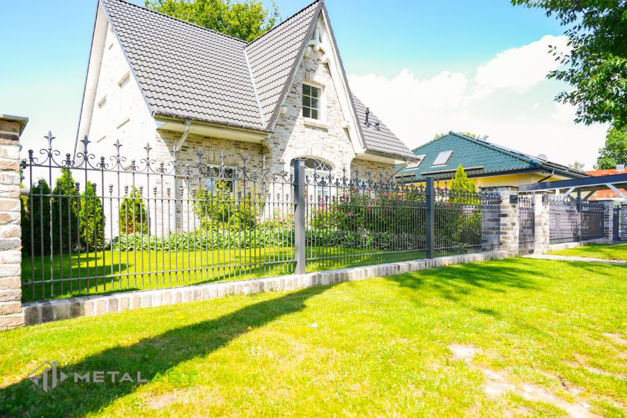 Der klassische Zaun, Zaunprojekt, Zaunportfolio, Zaunmuster, Schmiedezaun, Schmiedezäune, Zaunanlage Projekt, Zaun Metal Art, Zäune aus Polen, Zaun Berlin, Zaun günstig kaufen, Zäune und Tore, klassische Zäune, Gartenzaun, Gartenzäune