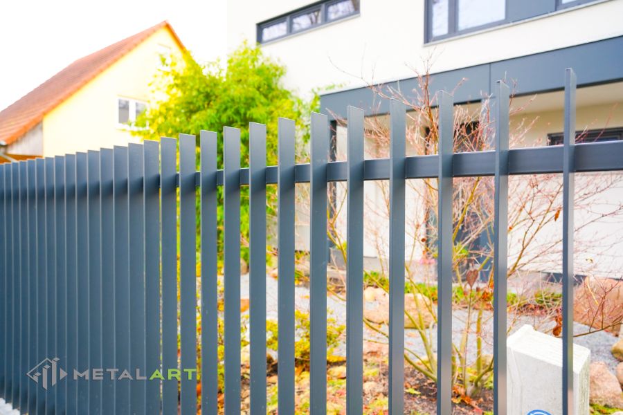 Zaunprojekt, Zaunportfolio, Zaunmuster, moderne Zäune, Zaunanlage Projekt, Zaun Metal Art, Zäune aus Polen, Zaun Berlin, Zaun günstig kaufen, Zäune und Tore