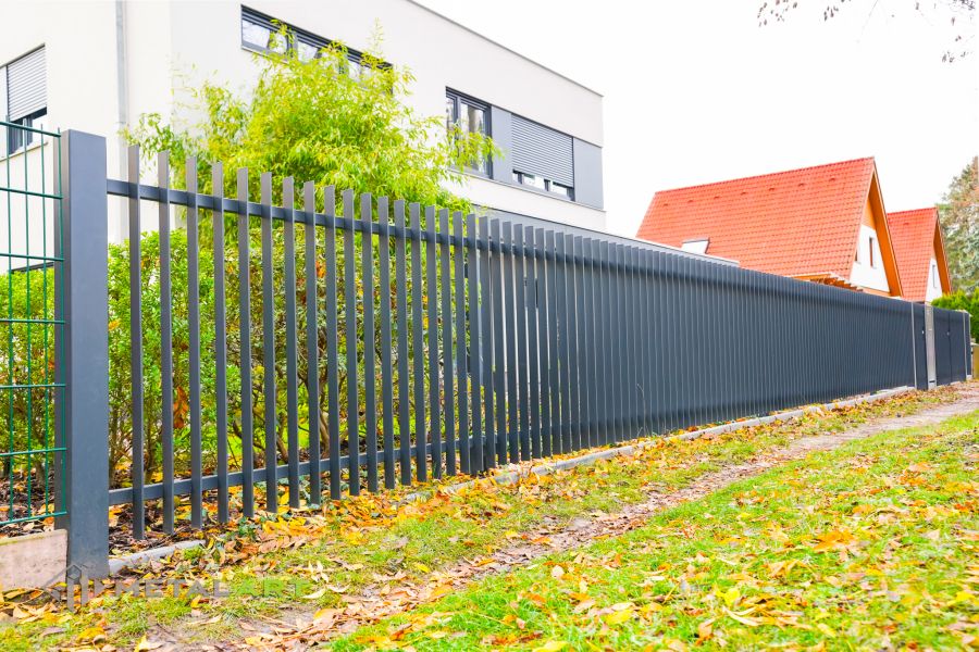 Zaunprojekt, Zaunportfolio, Zaunmuster, moderne Zäune, Zaunanlage Projekt, Zaun Metal Art, Zäune aus Polen, Zaun Berlin, Zaun günstig kaufen, Zäune und Tore