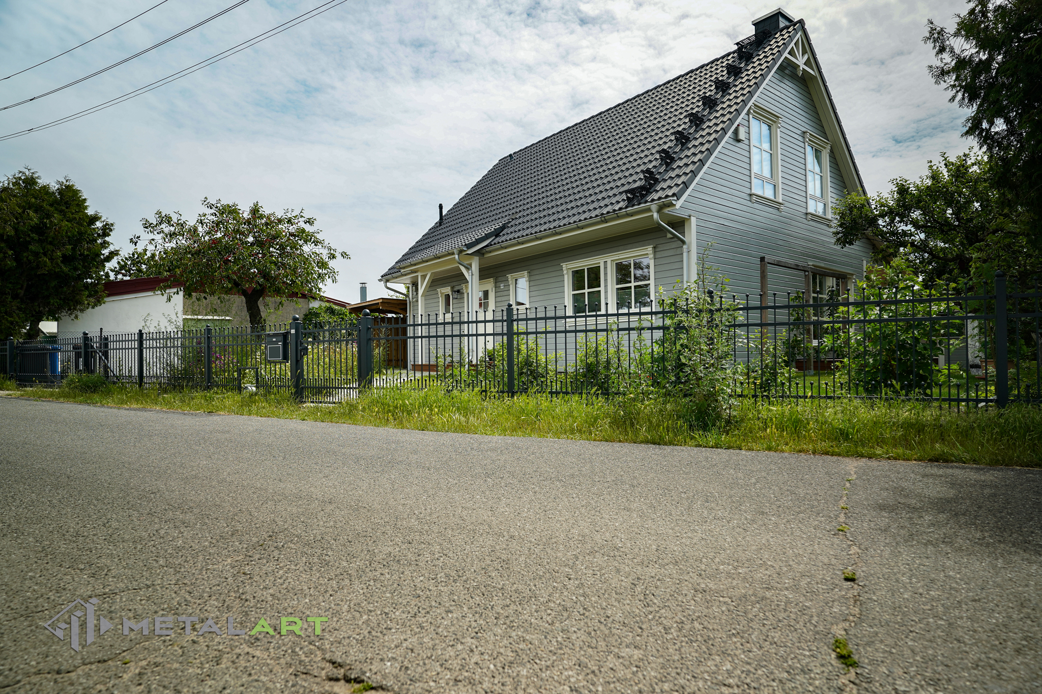 Zaunprojekt, Zaunportfolio, Zaunmuster, Schmiedezaun, Schmiedezäune, Zaunanlage Projekt, Zaun Metal Art, Zäune aus Polen, Zaun Berlin, Zaun günstig kaufen, Zäune und Tore, klassische Zäune, Schmuckzaun, Schmuckzäune, Gartenzaun, Gartenzäune