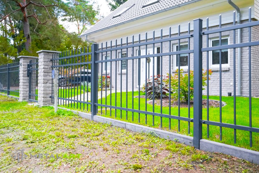 Zaunprojekt, Zaunportfolio, Zaunmuster, Schmiedezaun, Schmiedezäune, Zaunanlage Projekt, Zaun Metal Art, Zäune aus Polen, Zaun Berlin, Zaun günstig kaufen, Zäune und Tore, klassische Zäune, Gartenzaun, Gartenzäune