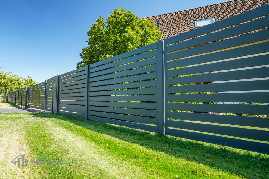 moderne Zäune, Zaunanlage Projekt, Zaun Metal Art, Zäune aus Polen, Zaun Berlin, Zaun günstig kaufen, Zäune und Tore, moderne Zäune, Sichtschutzzäune
