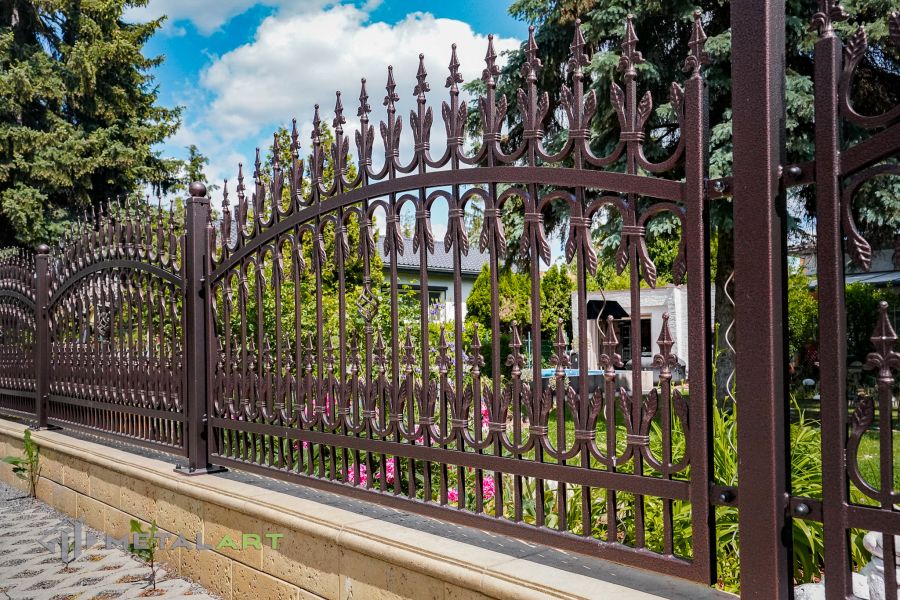 Gartenzaun, Zaunprojekt, Zaunportfolio, Zaunmuster, moderne Zäune, Zaunanlage Projekt, Zaun Metal Art, Zäune aus Polen, Zaun Berlin, Zaun günstig kaufen, Zäune und Tore, klassische Zäune, Schmuckzaun, Schmuckzäune