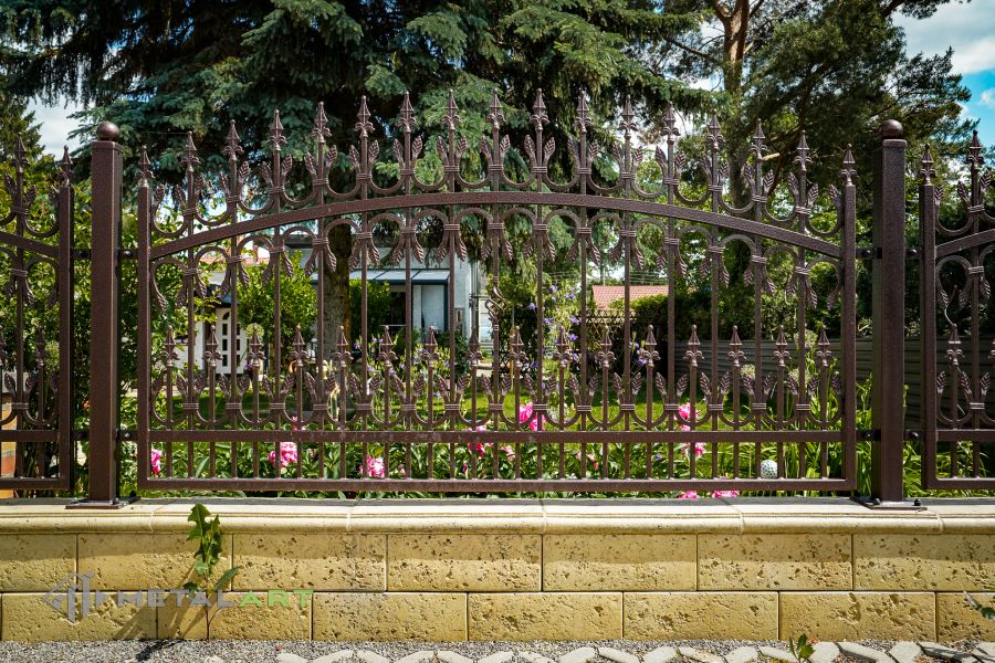 Gartenzaun, Zaunprojekt, Zaunportfolio, Zaunmuster, moderne Zäune, Zaunanlage Projekt, Zaun Metal Art, Zäune aus Polen, Zaun Berlin, Zaun günstig kaufen, Zäune und Tore, klassische Zäune, Schmuckzaun, Schmuckzäune