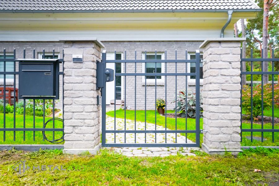Zaunprojekt, Zaunportfolio, Zaunmuster, Schmiedezaun, Schmiedezäune, Zaunanlage Projekt, Zaun Metal Art, Zäune aus Polen, Zaun Berlin, Zaun günstig kaufen, Zäune und Tore, klassische Zäune, Gartenzaun, Gartenzäune