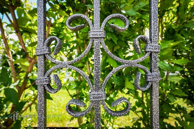 Zaun in Welle, Zaunprojekt, Zaunportfolio, Zaunmuster, Schmiedezaun, Schmiedezäune, Zaunanlage Projekt, Zaun Metal Art, Zäune aus Polen, Zaun Berlin, Zaun günstig kaufen, Zäune und Tore, klassische Zäune, Schmuckzaun, Schmuckzäune, Gartenzaun, Gartenzäune
