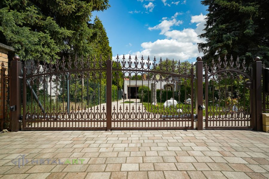 Gartenzaun, Zaunprojekt, Zaunportfolio, Zaunmuster, moderne Zäune, Zaunanlage Projekt, Zaun Metal Art, Zäune aus Polen, Zaun Berlin, Zaun günstig kaufen, Zäune und Tore, klassische Zäune, Schmuckzaun, Schmuckzäune