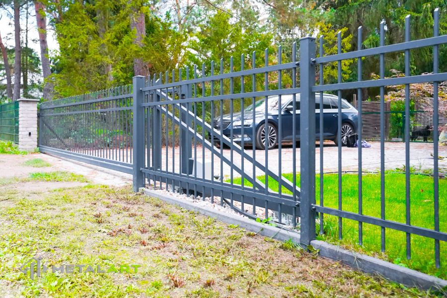 Zaunprojekt, Zaunportfolio, Zaunmuster, Schmiedezaun, Schmiedezäune, Zaunanlage Projekt, Zaun Metal Art, Zäune aus Polen, Zaun Berlin, Zaun günstig kaufen, Zäune und Tore, klassische Zäune, Gartenzaun, Gartenzäune
