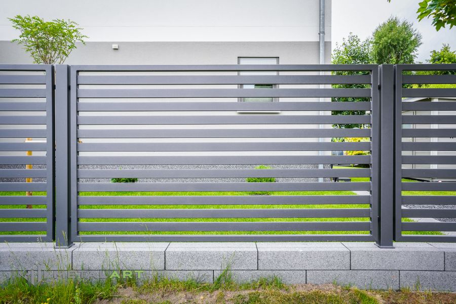 moderne Zäune, Zaunanlage Projekt, Zaun Metal Art, Zäune aus Polen, Zaun Berlin, Zaun günstig kaufen, Zäune und Tore, moderne Zäune, Sichtschutzzäune