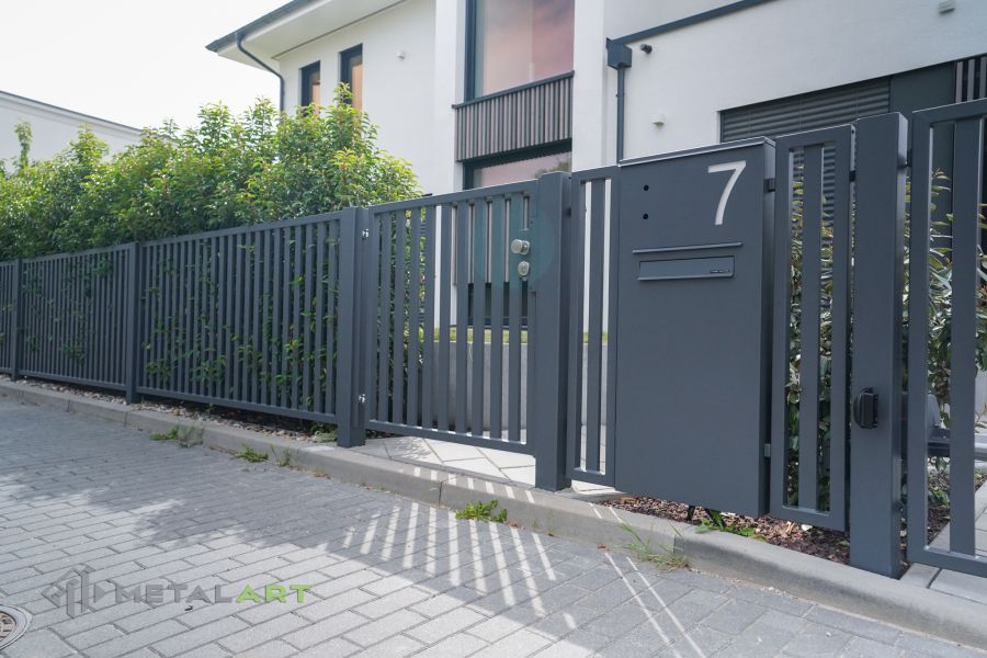 moderne Zäune, Zaunanlage Projekt, Zaun Metal Art, Zäune aus Polen, Zaun Berlin, Zaun günstig kaufen, Zäune und Tore, moderne Zäune, Sichtschutzzäune