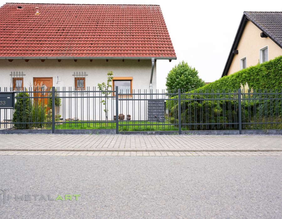 Zaunprojekt, Zaunportfolio, Zaunmuster, Schmiedezaun, Schmiedezäune, Zaunanlage Projekt, Zaun Metal Art, Zäune aus Polen, Zaun Berlin, Zaun günstig kaufen, Zäune und Tore, klassische Zäune, Gartenzaun, Gartenzäune