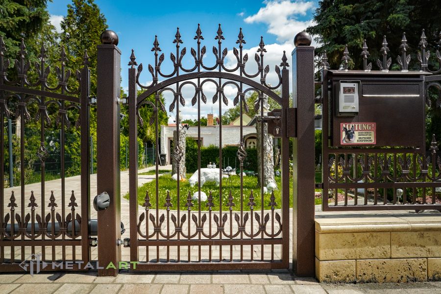 Gartenzaun, Zaunprojekt, Zaunportfolio, Zaunmuster, moderne Zäune, Zaunanlage Projekt, Zaun Metal Art, Zäune aus Polen, Zaun Berlin, Zaun günstig kaufen, Zäune und Tore, klassische Zäune, Schmuckzaun, Schmuckzäune