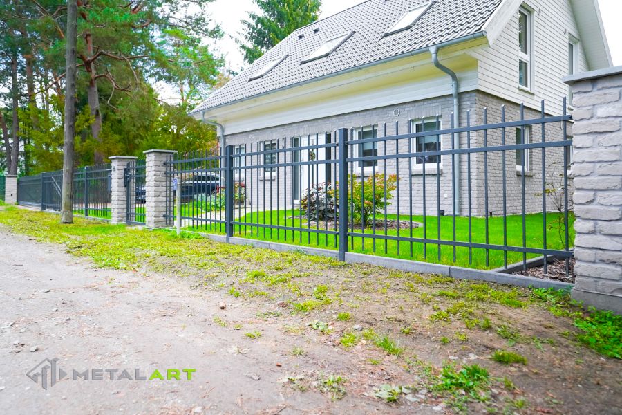 Zaunprojekt, Zaunportfolio, Zaunmuster, Schmiedezaun, Schmiedezäune, Zaunanlage Projekt, Zaun Metal Art, Zäune aus Polen, Zaun Berlin, Zaun günstig kaufen, Zäune und Tore, klassische Zäune, Gartenzaun, Gartenzäune