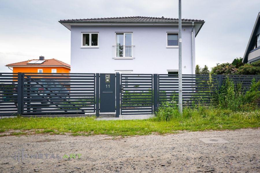 moderne Zäune, Zaunanlage Projekt, Zaun Metal Art, Zäune aus Polen, Zaun Berlin, Zaun günstig kaufen, Zäune und Tore, moderne Zäune, Sichtschutzzäune