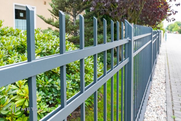 Zaunprojekt, Zaunportfolio, Zaunmuster, Schmiedezaun, Schmiedezäune, Zaunanlage Projekt, Zaun Metal Art, Zäune aus Polen, Zaun Berlin, Zaun günstig kaufen, Zäune und Tore, klassische Zäune, Gartenzaun, Gartenzäune
