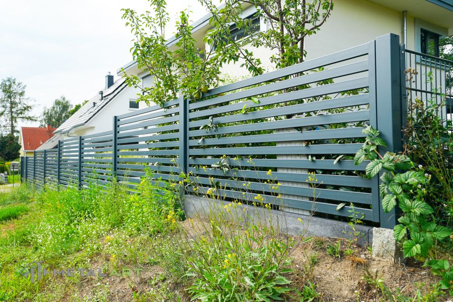 moderne Zäune, Zaunanlage Projekt, Zaun Metal Art, Zäune aus Polen, Zaun Berlin, Zaun günstig kaufen, Zäune und Tore, moderne Zäune, Sichtschutzzäune