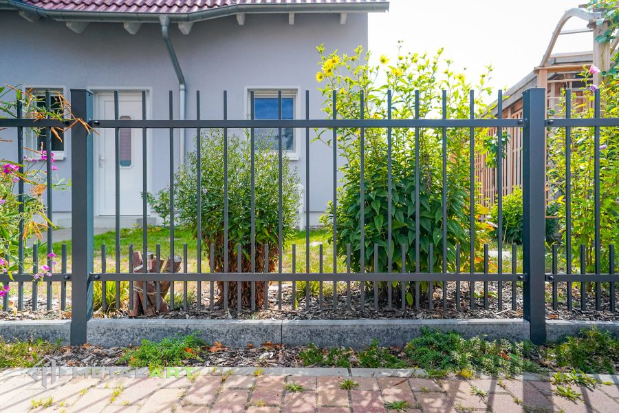Schiebetor, Zauntor, Tore, Zaunprojekt, Schmiedezäune, Zaunanlage Projekt, Zaun Metal Art, Zäune aus Polen, Zaun Berlin, klassische Zäune, Gartenzaun, Gartenzäune