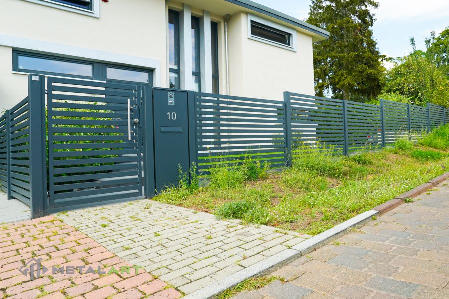 moderne Zäune, Zaunanlage Projekt, Zaun Metal Art, Zäune aus Polen, Zaun Berlin, Zaun günstig kaufen, Zäune und Tore, moderne Zäune, Sichtschutzzäune