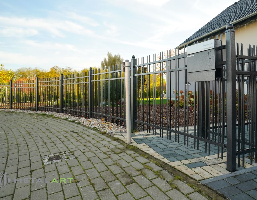 Zaunprojekt, Zaunmuster, Schmiedezaun, klassische Zäune, Gartenzaun