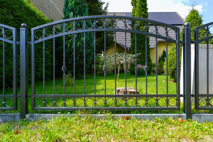 Schmuckzaun, Rahmenzaun, Schmiedezaun, Schmiedezäune, Zaunanlage Projekt, Zaun Metal Art, Zäune aus Polen, Zaun Berlin, mit Kugeln, klassische Zäune, Gartenzaun, Gartenzäune