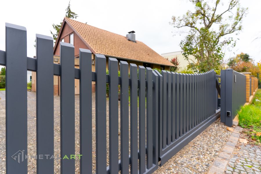 Sichtschutzzaun, Zaunprojekt, Zaunportfolio, moderne Zäune, Zaunanlage Projekt, Zaun Metal Art, Zäune aus Polen, Zaun Berlin, Zaun günstig kaufen, Zäune und Tore