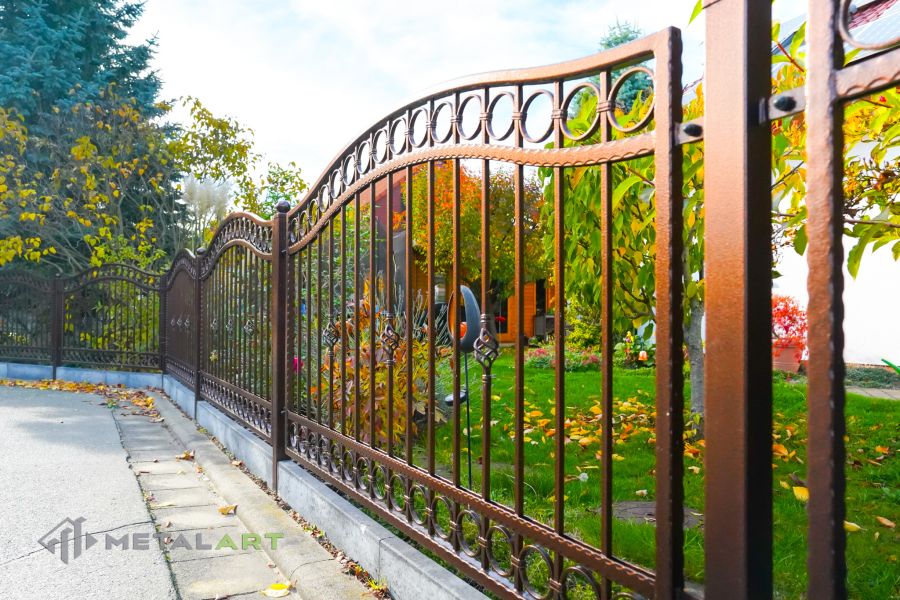 Gartenzaun, Zaunprojekt, Zaunportfolio, Zaunmuster, moderne Zäune, Zaunanlage Projekt, Zaun Metal Art, Zäune aus Polen, Zaun Berlin, Zaun günstig kaufen, Zäune und Tore, klassische Zäune, Schmuckzaun, Schmuckzäune
