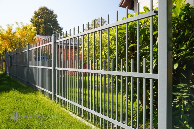 Zaunprojekt, Zaunportfolio, Zaunmuster, Schmiedezaun, Schmiedezäune, Zaunanlage Projekt, Zaun Metal Art, Zäune aus Polen, Zaun Berlin, Zaun günstig kaufen, Zäune und Tore, klassische Zäune, Schmuckzaun, Schmuckzäune, Gartenzaun, Gartenzäune