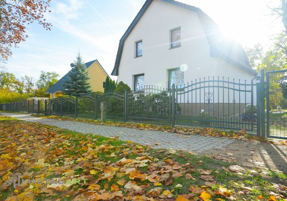 Zaun in Welle, Zaunprojekt, Schmuckzaun, Schmuckzäune, Gartenzaun, Gartenzäune