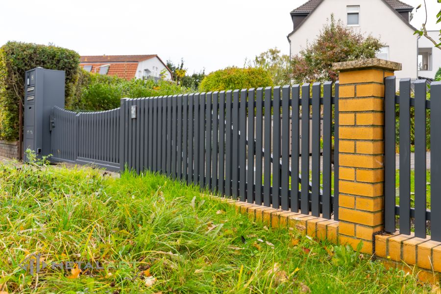 Sichtschutzzaun, Zaunprojekt, Zaunportfolio, moderne Zäune, Zaunanlage Projekt, Zaun Metal Art, Zäune aus Polen, Zaun Berlin, Zaun günstig kaufen, Zäune und Tore
