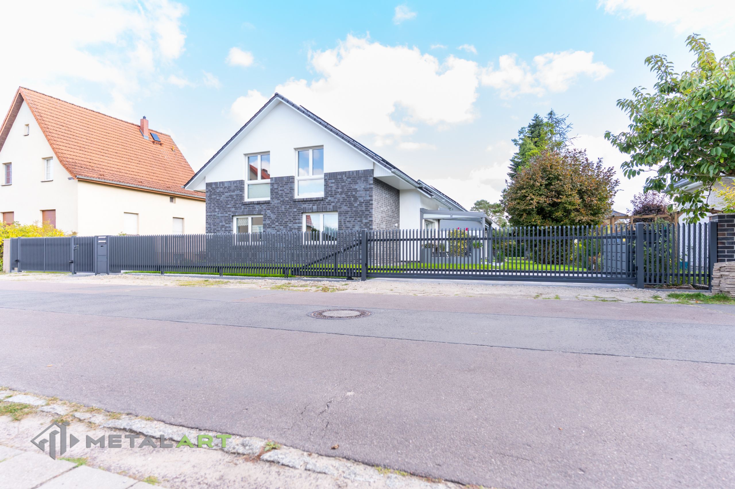 Zaunprojekt, Zaunportfolio, moderne Zäune, Zaunanlage Projekt, Zaun Metal Art, Zäune aus Polen, Zaun Berlin, Zaun günstig kaufen, Zäune und Tore