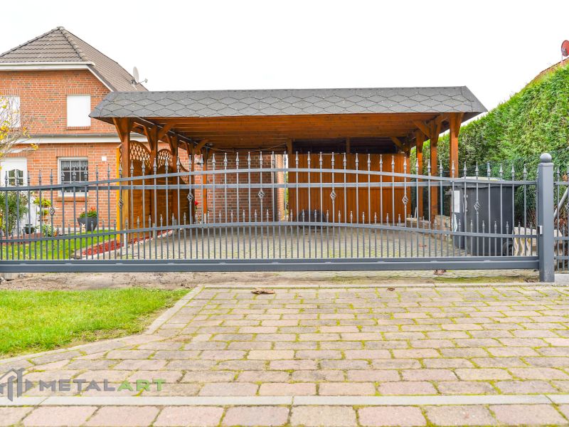 Zaun in Welle, Schmiedezaun, Schmiedezäune, Zaunanlage Projekt, Zaun Metal Art, Zäune aus Polen, Zaun Berlin, Zaun günstig kaufen, Zäune und Tore, klassische Zäune, Schmuckzaun, Gartenzäune