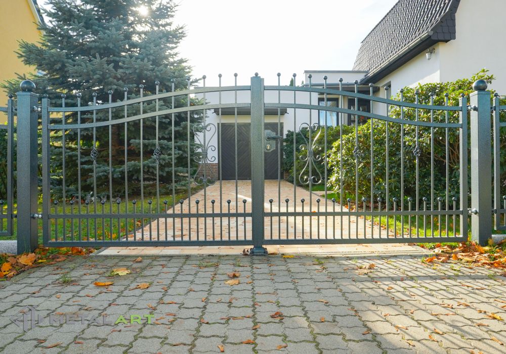 Zaun in Welle, Zaunprojekt, Schmuckzaun, Schmuckzäune, Gartenzaun, Gartenzäune