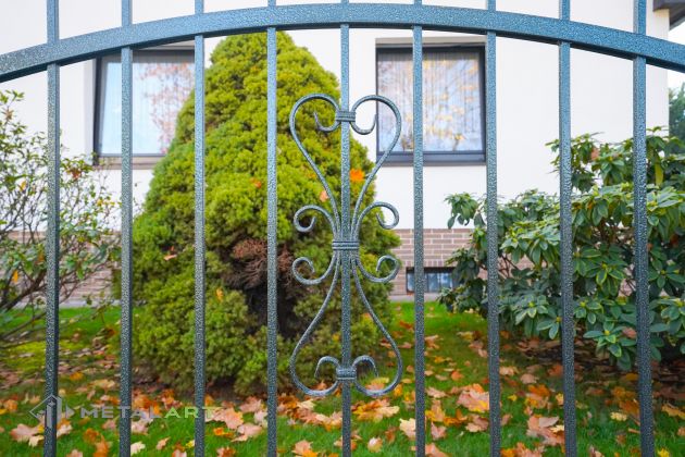 Zaun in Welle, Zaunprojekt, Zaunportfolio, Zaunmuster, Schmiedezaun, Schmiedezäune, Zaunanlage Projekt, Zaun Metal Art, Zäune aus Polen, Zaun Berlin, Zaun günstig kaufen, Zäune und Tore, klassische Zäune, Schmuckzaun, Schmuckzäune, Gartenzaun, Gartenzäune