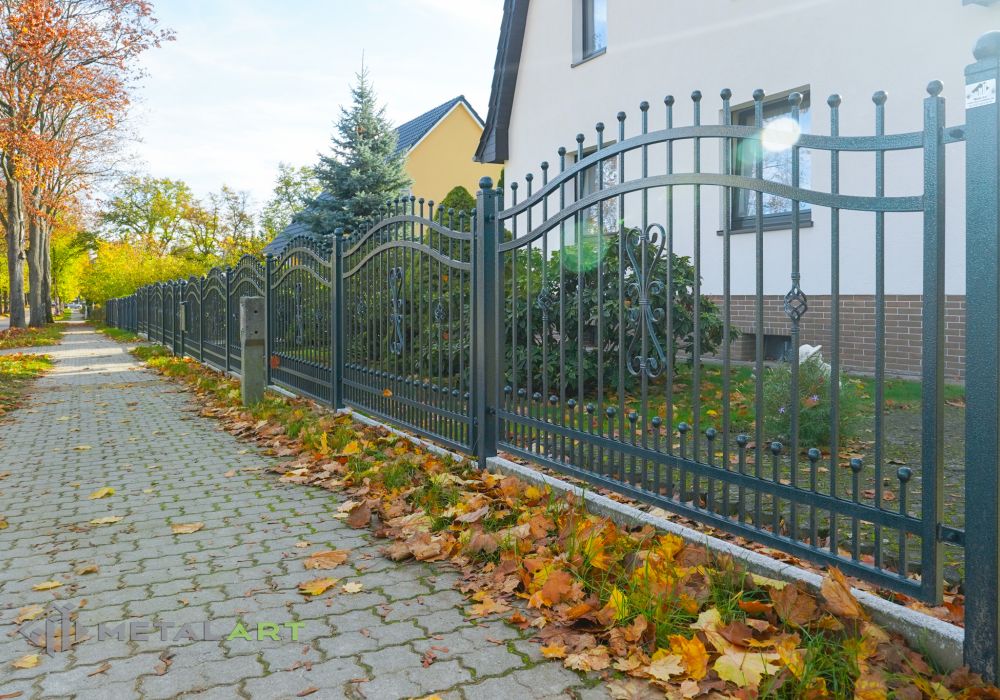 Zaun in Welle, Zaunprojekt, Schmuckzaun, Schmuckzäune, Gartenzaun, Gartenzäune