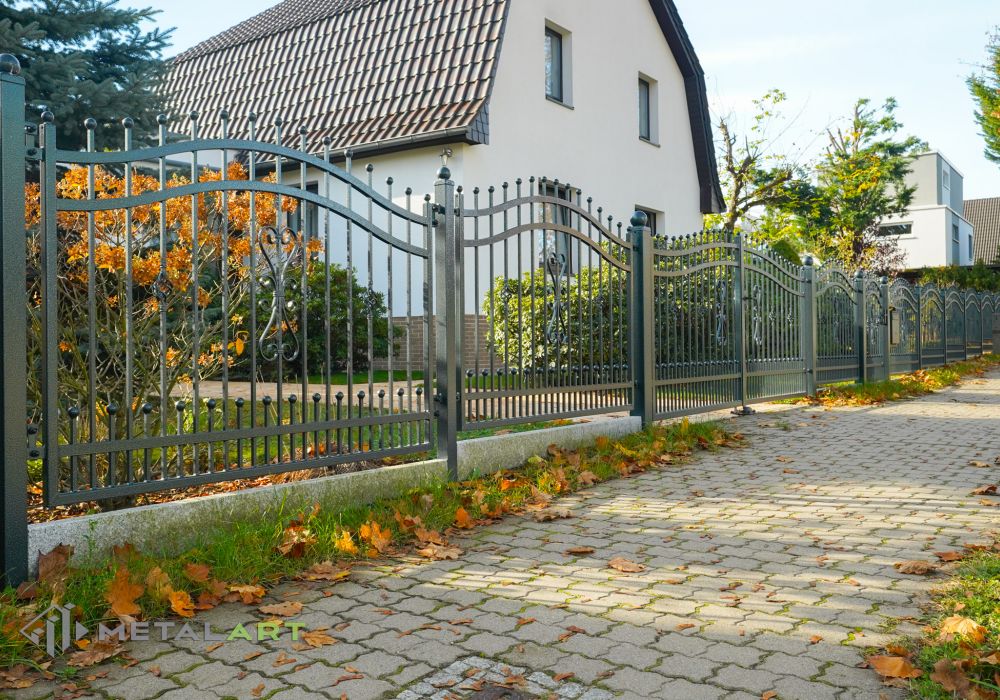 Zaun in Welle, Zaunprojekt, Schmuckzaun, Schmuckzäune, Gartenzaun, Gartenzäune