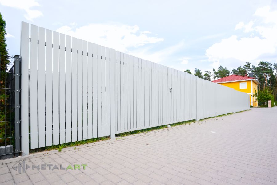 Sichtschutzzaun, Zaunprojekt, Zaunportfolio, moderne Zäune, Zaunanlage Projekt, Zaun Metal Art, Zäune aus Polen, Zaun Berlin, Zaun günstig kaufen, Zäune und Tore