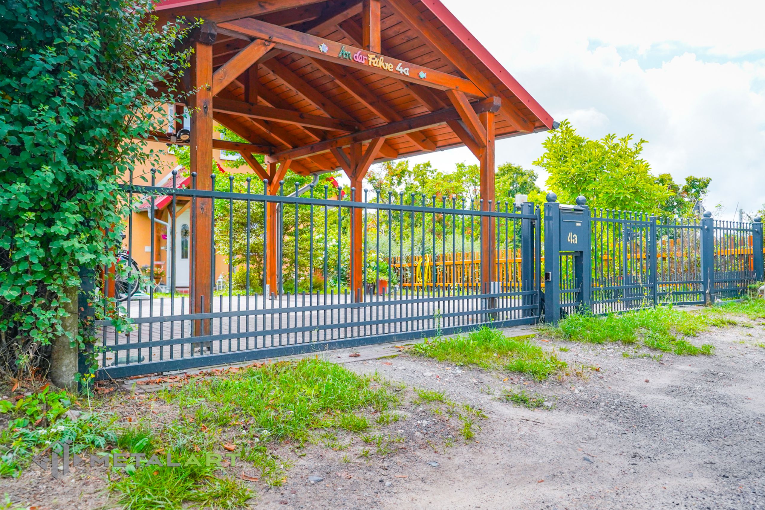 Zaunprojekt, Zaunportfolio, Zaunmuster, Schmiedezaun, Schmiedezäune, Zaunanlage Projekt, Zaun Metal Art, Zäune aus Polen, Zaun Berlin, Zaun günstig kaufen, Zäune und Tore, klassische Zäune, Gartenzaun, Gartenzäune