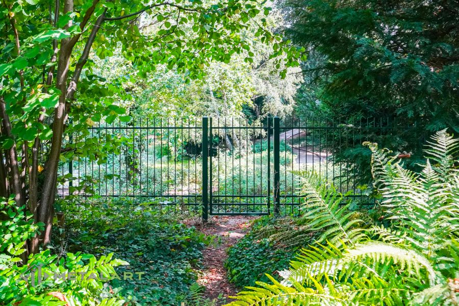Zaunanlage, Zaunprojekt, Zaunportfolio, Zaunmuster, Schmiedezaun, Schmiedezäune, Zaun Metal Art, Zäune aus Polen, Zäune und Tore, klassische Zäune, Gartenzaun, Gartenzäune