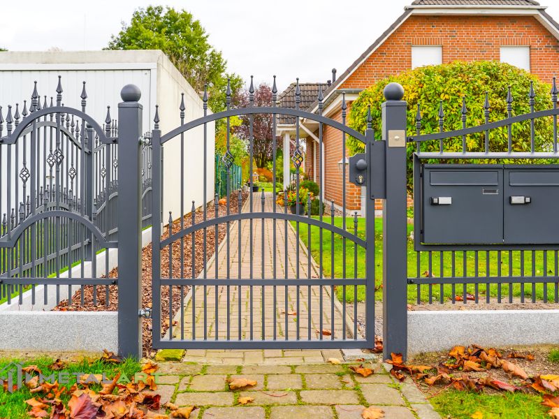 Zaun in Welle, Schmiedezaun, Schmiedezäune, Zaunanlage Projekt, Zaun Metal Art, Zäune aus Polen, Zaun Berlin, Zaun günstig kaufen, Zäune und Tore, klassische Zäune, Schmuckzaun, Gartenzäune