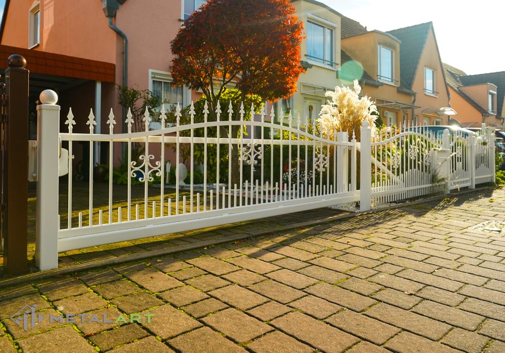Zaun in Welle, Zaunprojekt, Zaunmuster, Schmiedezaun, Zaunanlage Projekt, Zaun Metal Art, klassische Zäune, Schmuckzäune, Gartenzäune