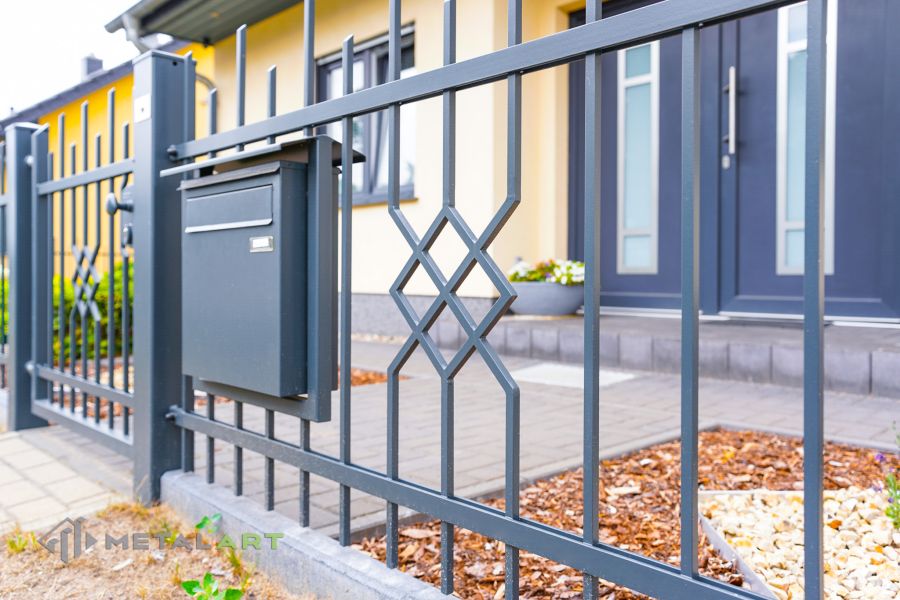 Der klassische Zaun, Zaunprojekt, Zaunportfolio, Zaunmuster, Schmiedezaun, Schmiedezäune, Zaunanlage Projekt, Zaun Metal Art, Zäune aus Polen, Zaun Berlin, Zaun günstig kaufen, Zäune und Tore, klassische Zäune, Gartenzaun, Gartenzäune