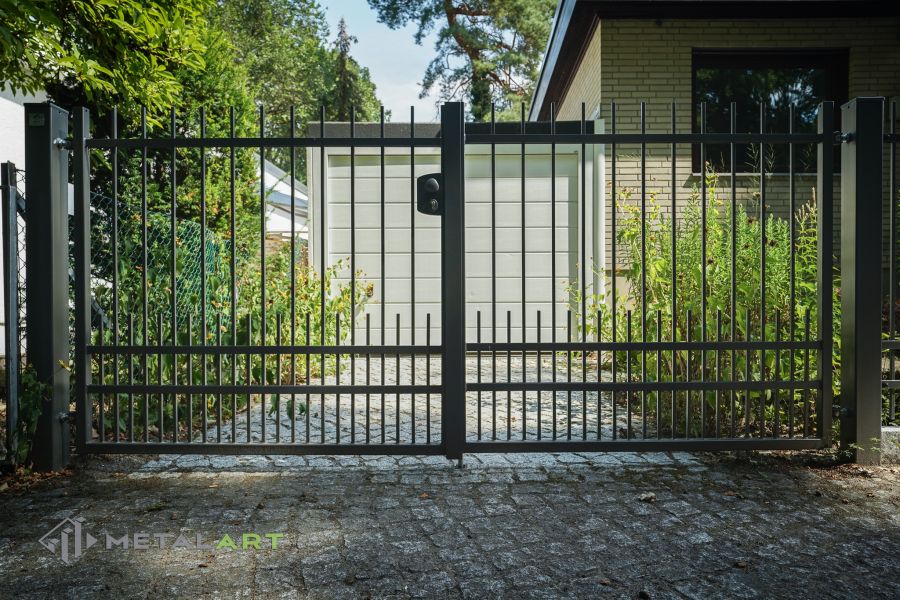 Zaunprojekt, Schmiedezaun, Schmiedezäune, Zaunanlage Projekt, Zaun Metal Art, Zäune aus Polen, Zaun Berlin, klassische Zäune, Gartenzaun, Gartenzäune