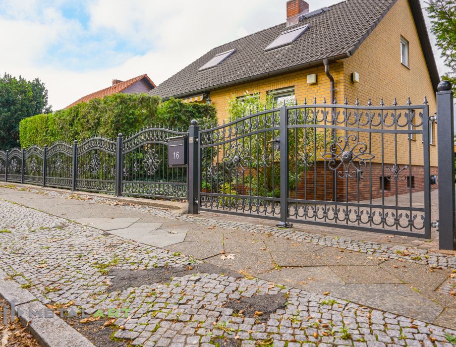 Designzaun, Zaunanlage in Welle, moderne Zäune, Zaun von Metal Art
