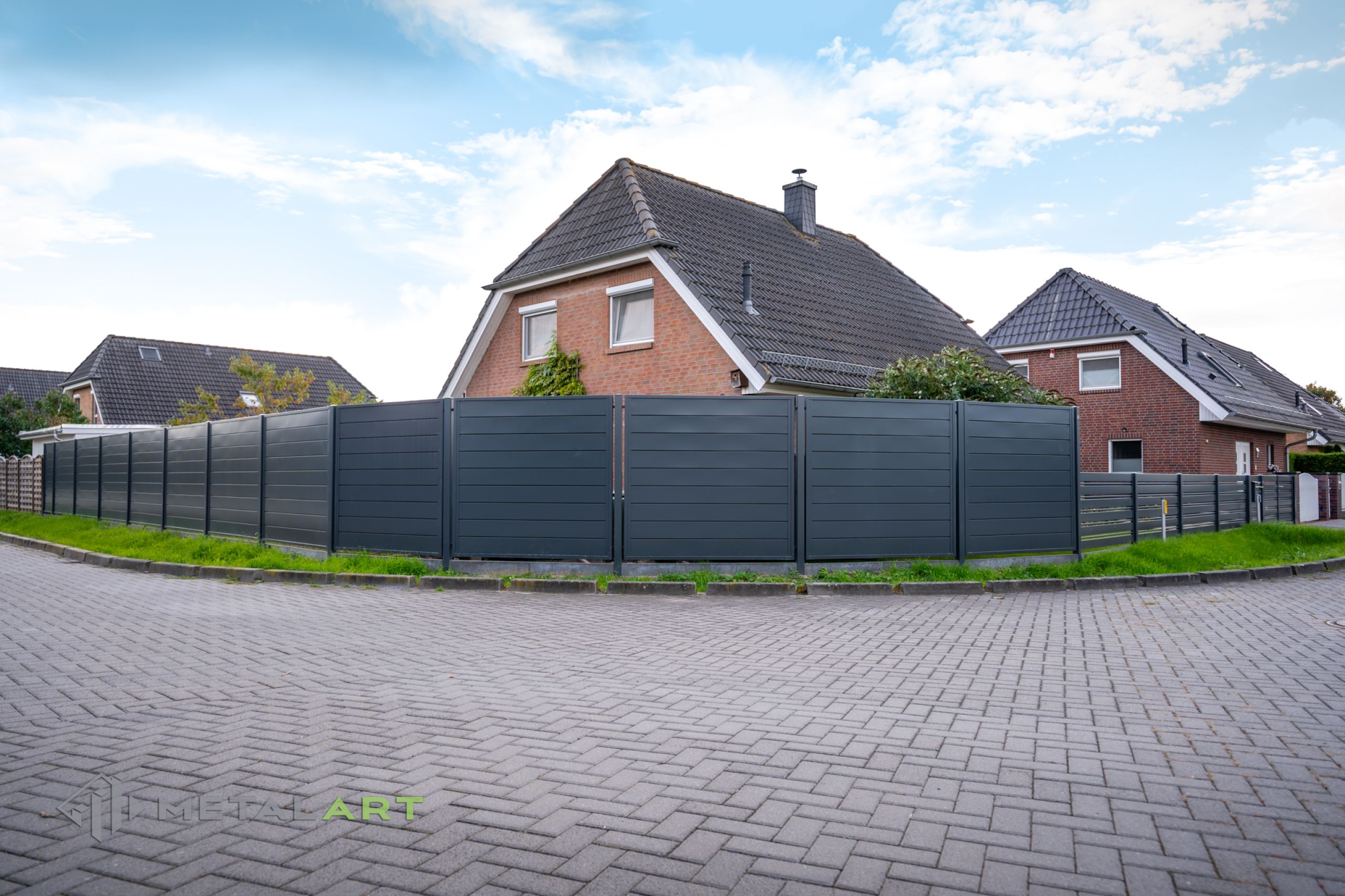 moderne Zäune, Zaunanlage Projekt, Zaun Metal Art, Zäune aus Polen, Zaun Berlin, Zaun günstig kaufen, Zäune und Tore, moderne Zäune, Sichtschutzzäune