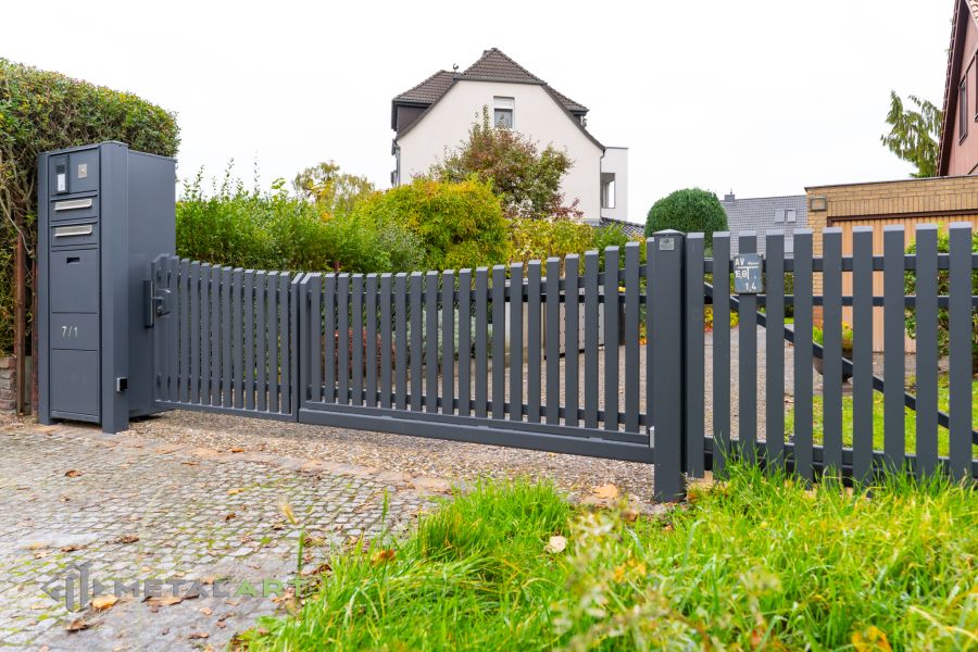 Sichtschutzzaun, Zaunprojekt, Zaunportfolio, moderne Zäune, Zaunanlage Projekt, Zaun Metal Art, Zäune aus Polen, Zaun Berlin, Zaun günstig kaufen, Zäune und Tore