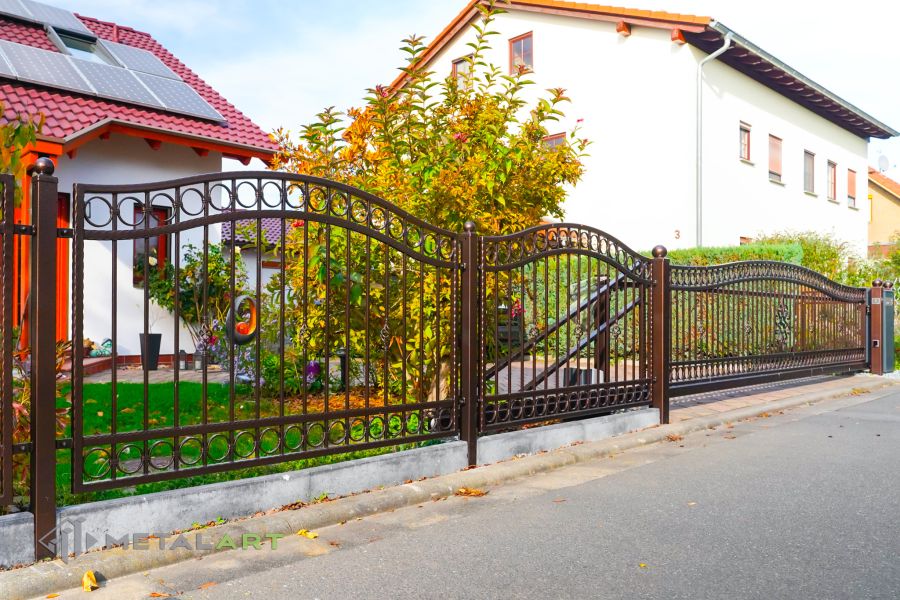 Gartenzaun, Zaunprojekt, Zaunportfolio, Zaunmuster, moderne Zäune, Zaunanlage Projekt, Zaun Metal Art, Zäune aus Polen, Zaun Berlin, Zaun günstig kaufen, Zäune und Tore, klassische Zäune, Schmuckzaun, Schmuckzäune