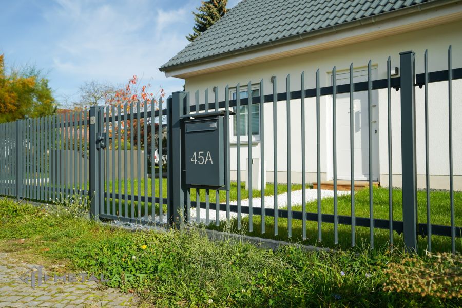 Zaunprojekt, Zaunportfolio, Zaunmuster, moderne Zäune, Zaunanlage Projekt, Zaun Metal Art, Zäune aus Polen, Zaun Berlin, Zaun günstig kaufen, Zäune und Tore