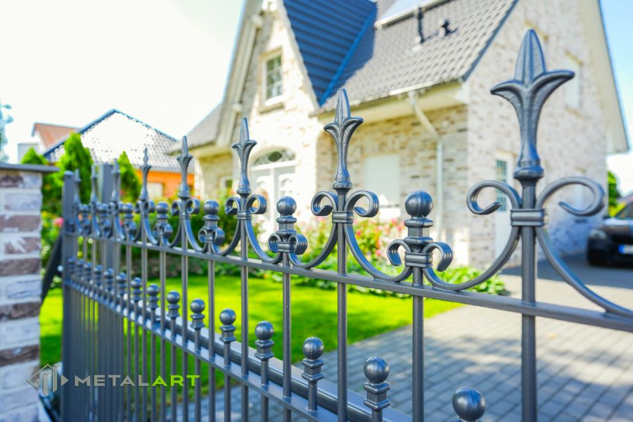 Der klassische Zaun, Zaunprojekt, Zaunportfolio, Zaunmuster, Schmiedezaun, Schmiedezäune, Zaunanlage Projekt, Zaun Metal Art, Zäune aus Polen, Zaun Berlin, Zaun günstig kaufen, Zäune und Tore, klassische Zäune, Gartenzaun, Gartenzäune