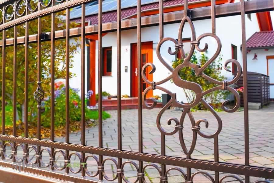 Gartenzaun, Zaunprojekt, Zaunportfolio, Zaunmuster, moderne Zäune, Zaunanlage Projekt, Zaun Metal Art, Zäune aus Polen, Zaun Berlin, Zaun günstig kaufen, Zäune und Tore, klassische Zäune, Schmuckzaun, Schmuckzäune